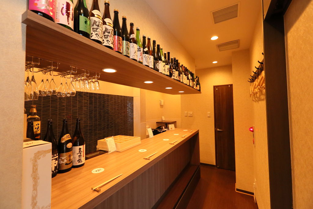 日本酒bar ○△□ 京都四条 店内の様子
